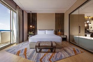 Swissotel The Stamford Singapore 객실 내부 예시