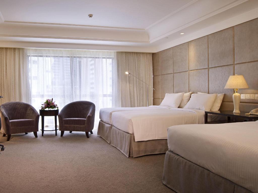 York Hotel 객실 내부 예시