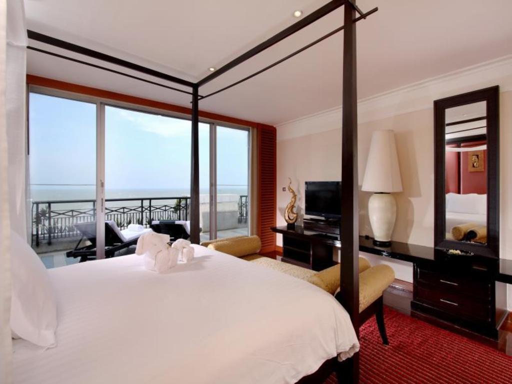 Hilton Hua Hin Resort & Spa 객실 내부 예시