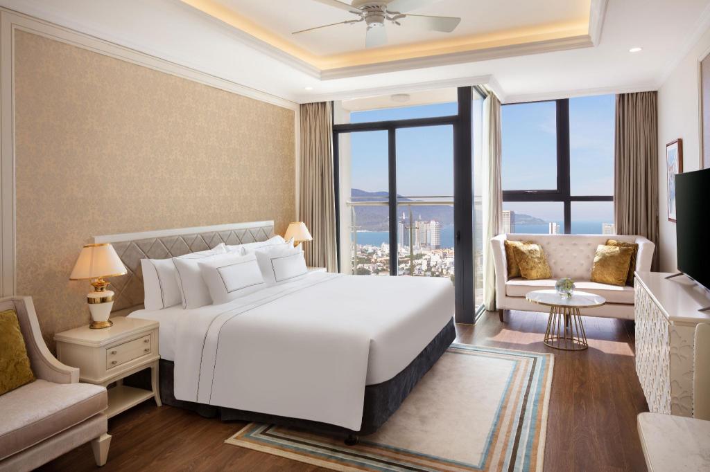 Melia Vinpearl Danang Riverfront 객실 내부 예시