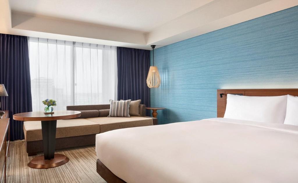 Hyatt Regency Tokyo Bay supplier room-interior example
