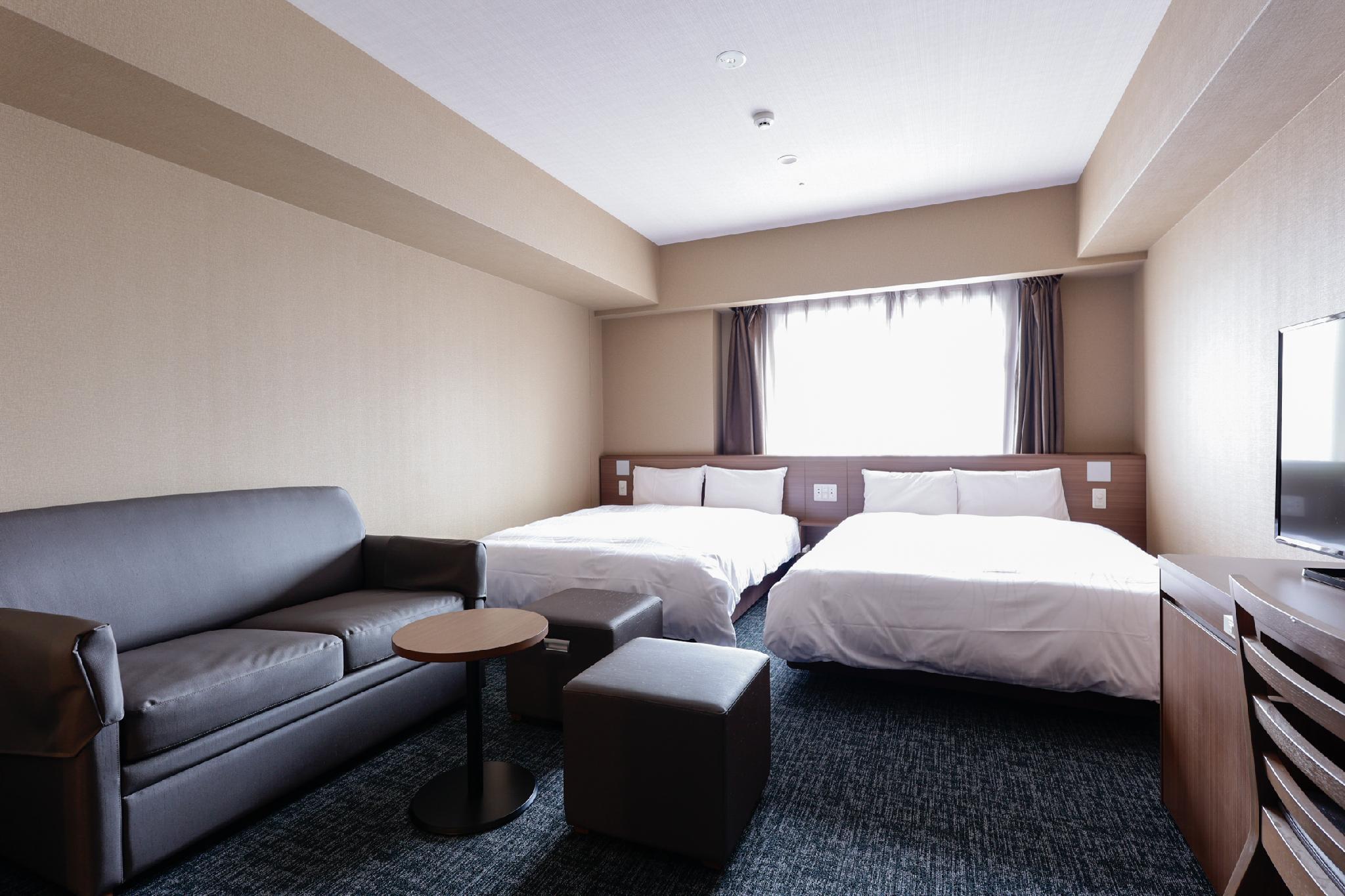 Dormy Inn Kobe Motomachi Natural Hot Springs supplier room and living-space example