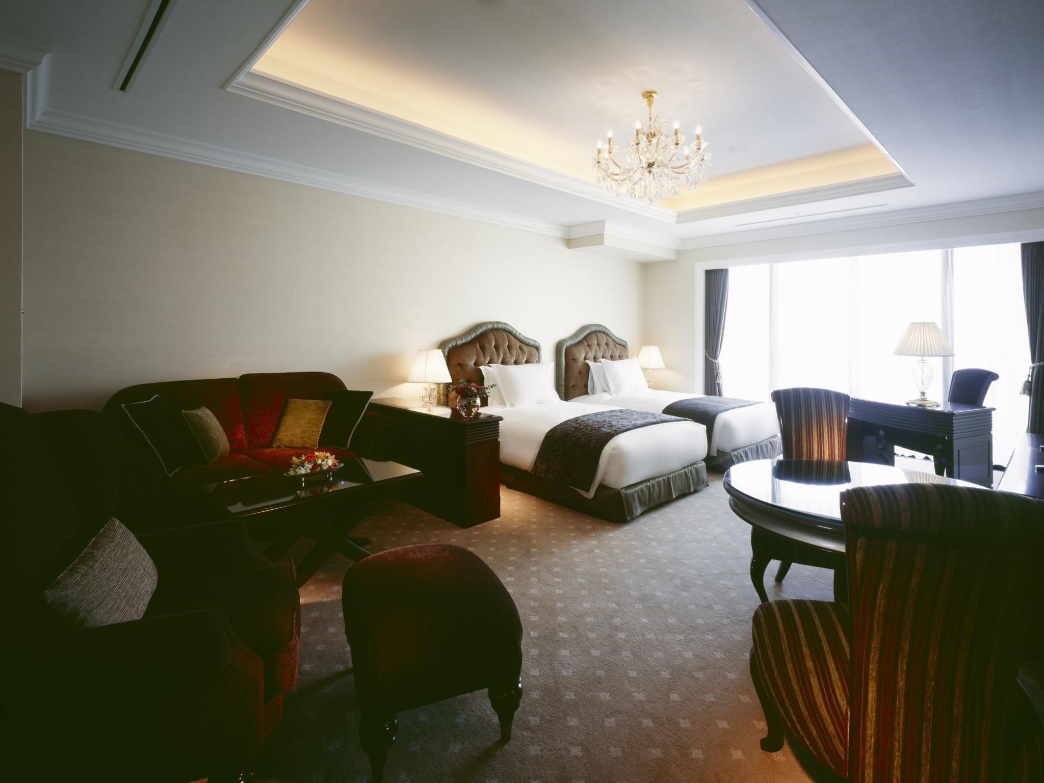 Hotel La Suite Kobe Harborland supplier room and living-space example