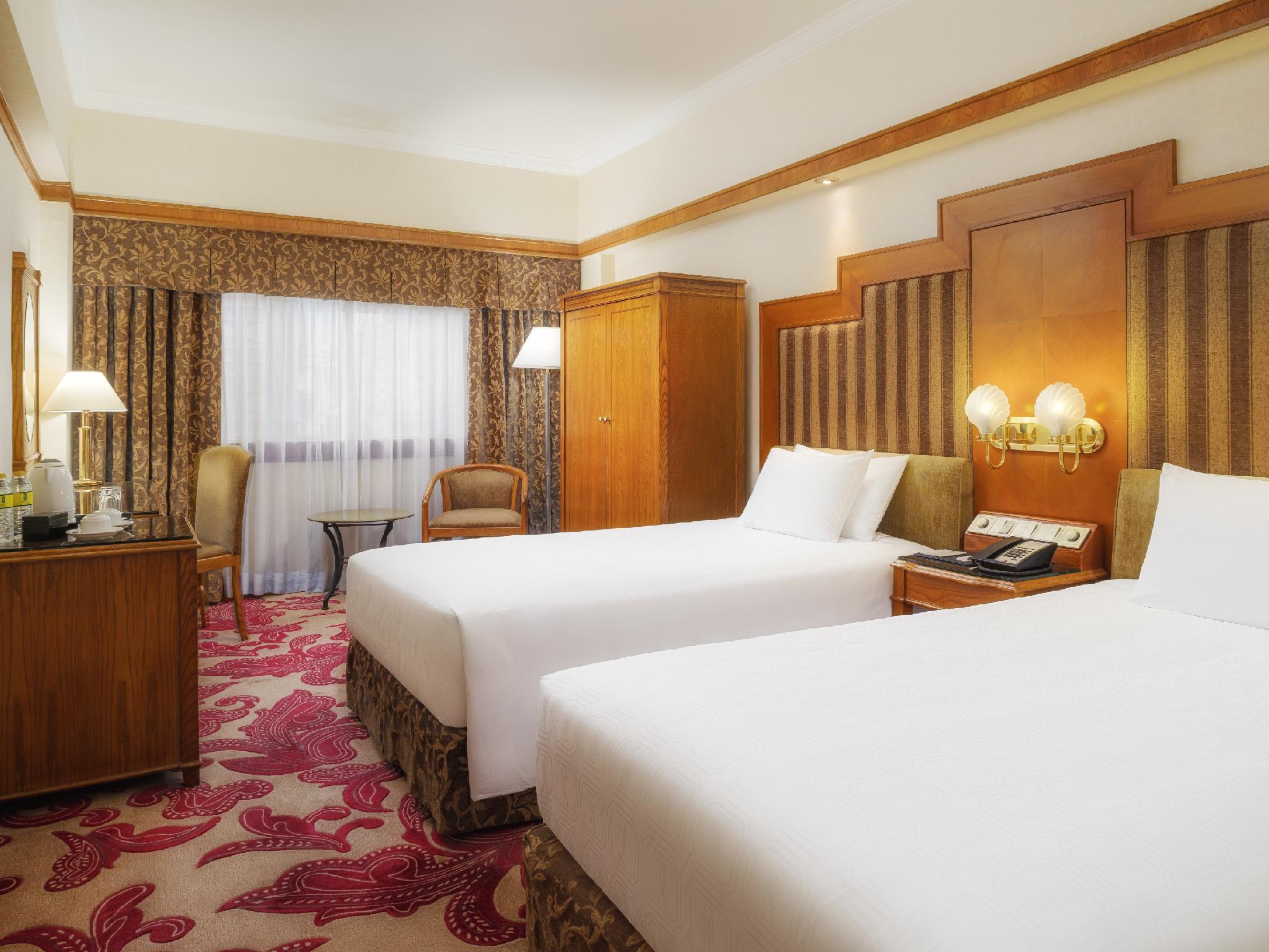 Hotel Sintra 공급사 객실 사진: 침대 두 개·옷장·책상·창문